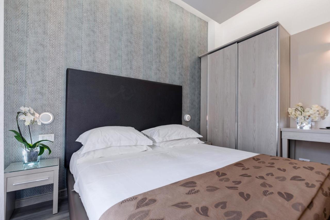 Hotel Stella D'Oro Rimini Buitenkant foto